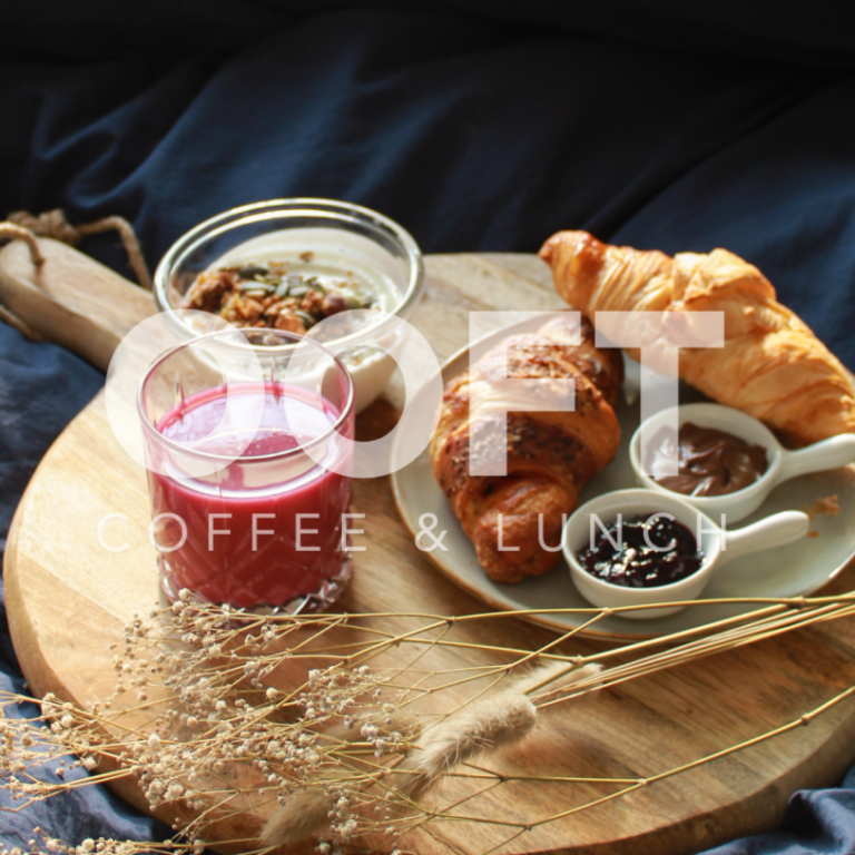 Gesundes Frühstück mit veganen und vegetarischen Optionen